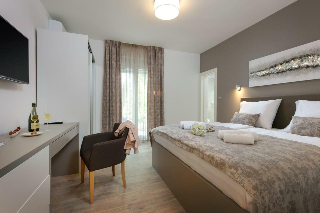 Luxury Apartments Argola ポドストラナ エクステリア 写真