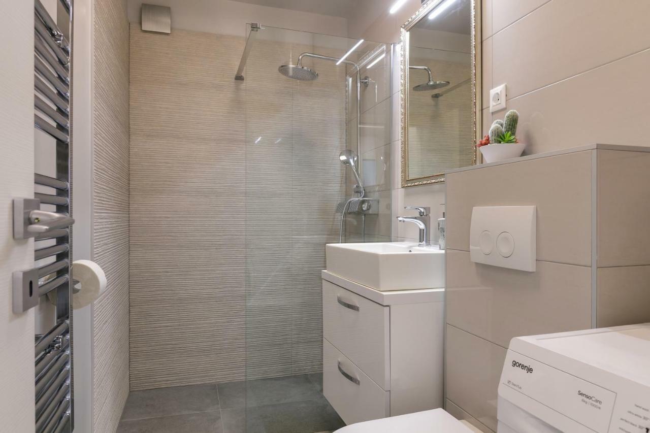 Luxury Apartments Argola ポドストラナ エクステリア 写真