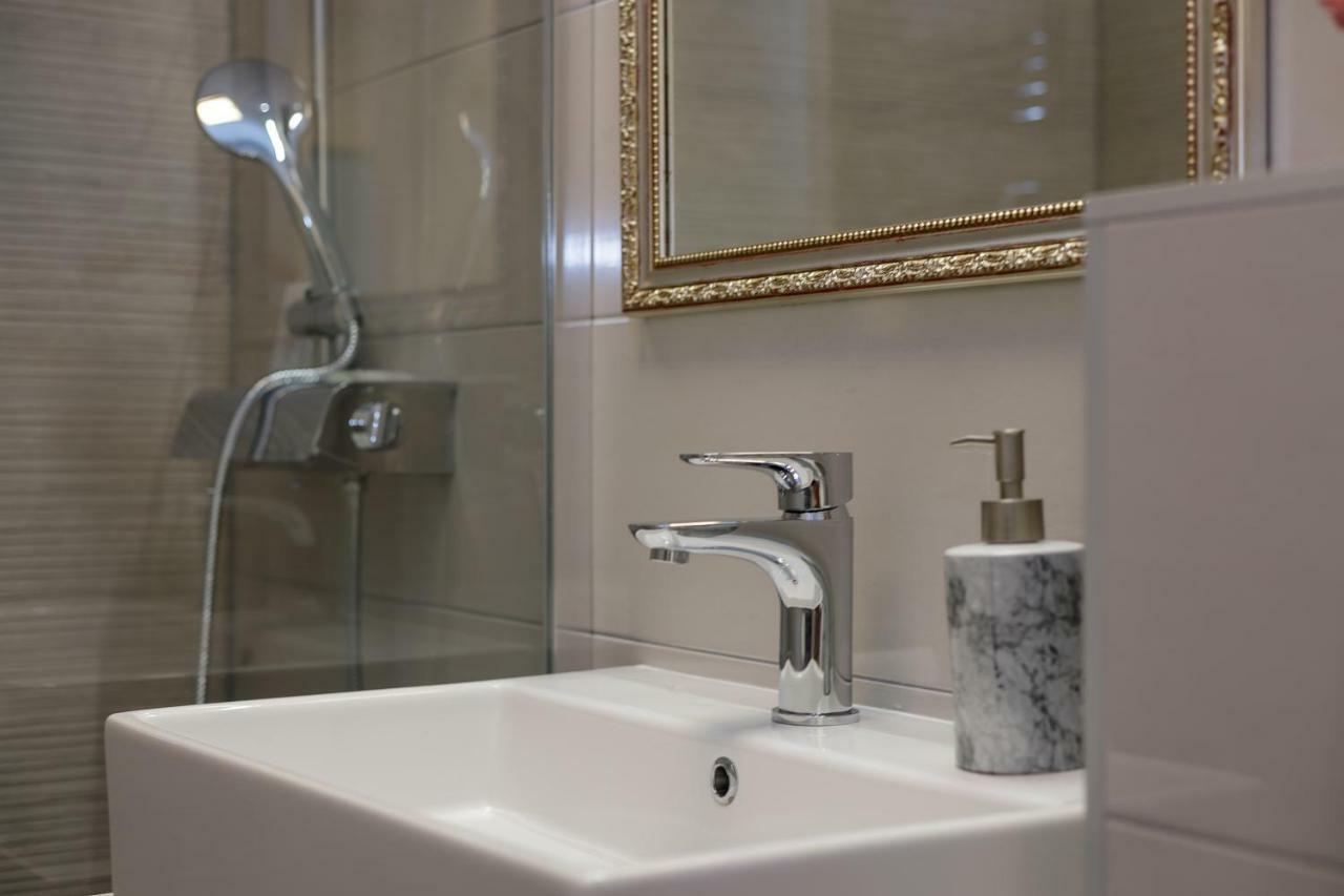 Luxury Apartments Argola ポドストラナ エクステリア 写真